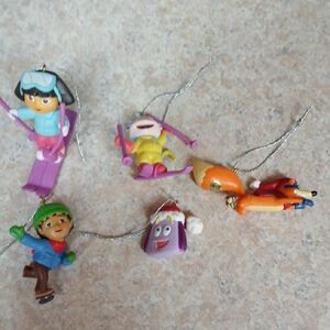 Colorful Skiing Action Figures Set
